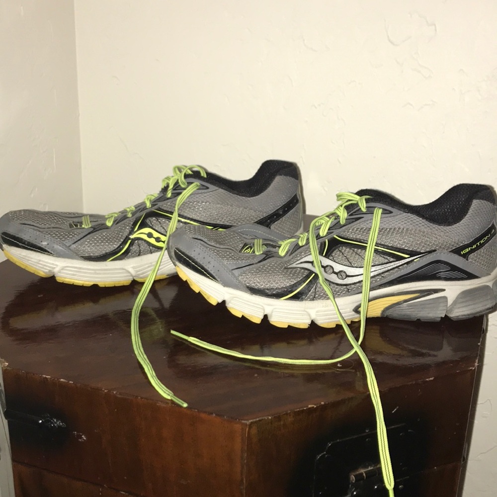 Saucony men’s running shoe 10.5